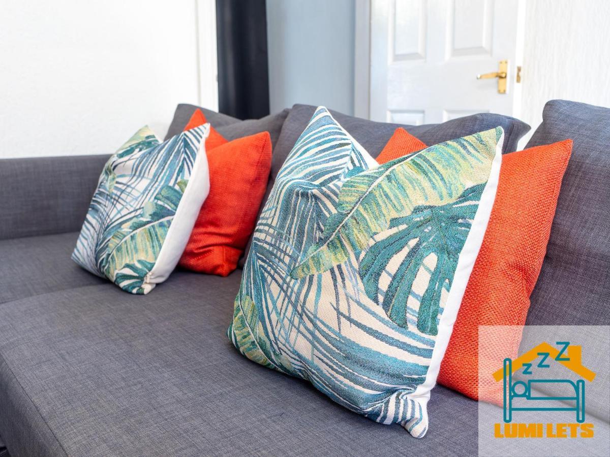 2Br Home In Barrow-In-Furness Sleeps 8 Close To Bae Systems, Hospital, Lakes Екстер'єр фото